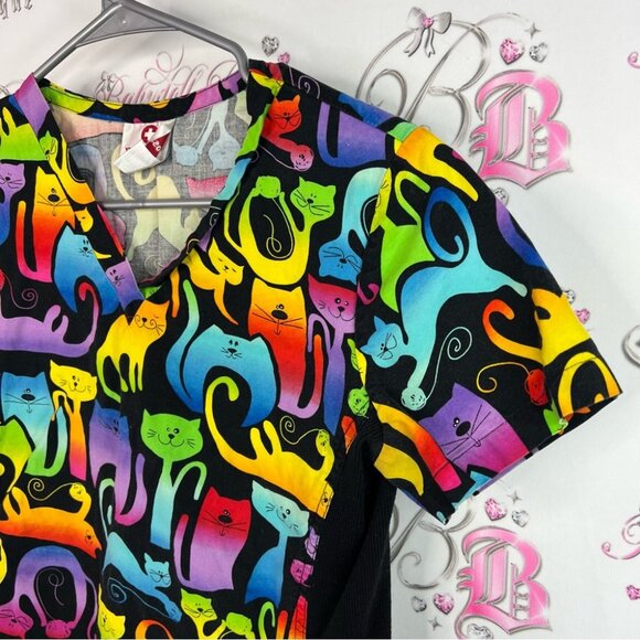 White Cross scrub tshirt cats rainbow ombrΓ© Multicolor Cat Print Scrub Top - Picture 4 of 11